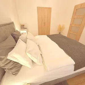 Trio Apartament